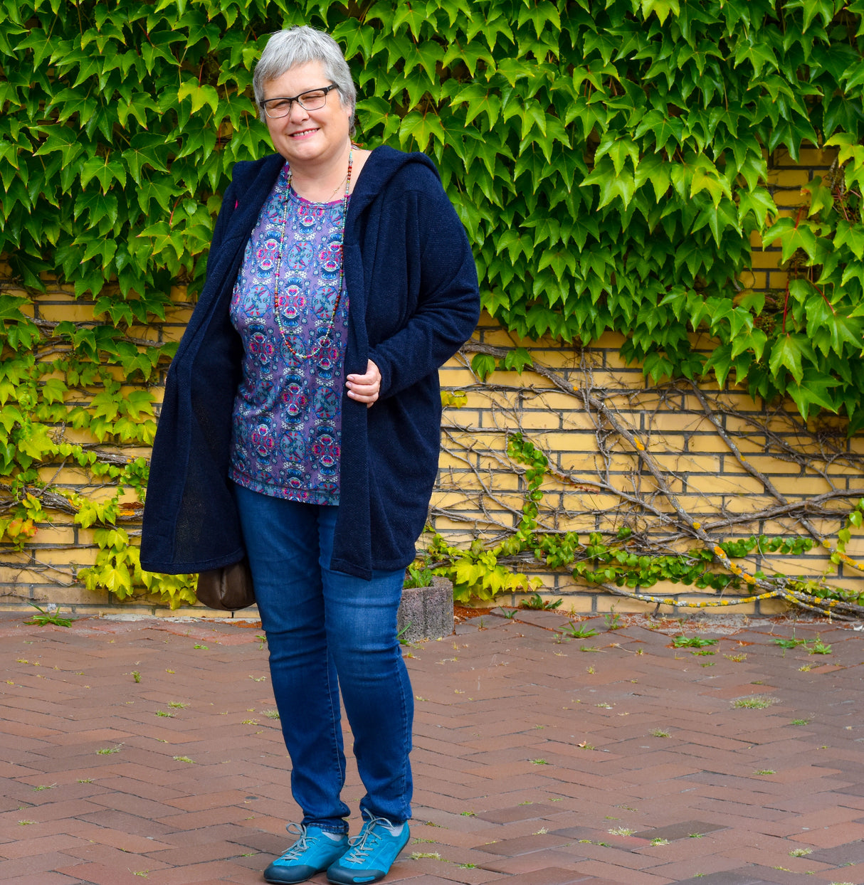 anaxl-strickjacke-mit-kapuze
