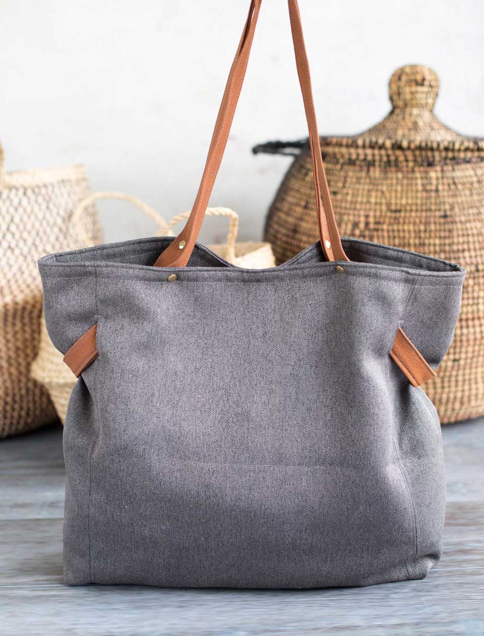 farbenmix-carrybag-mit-lederhenkeln