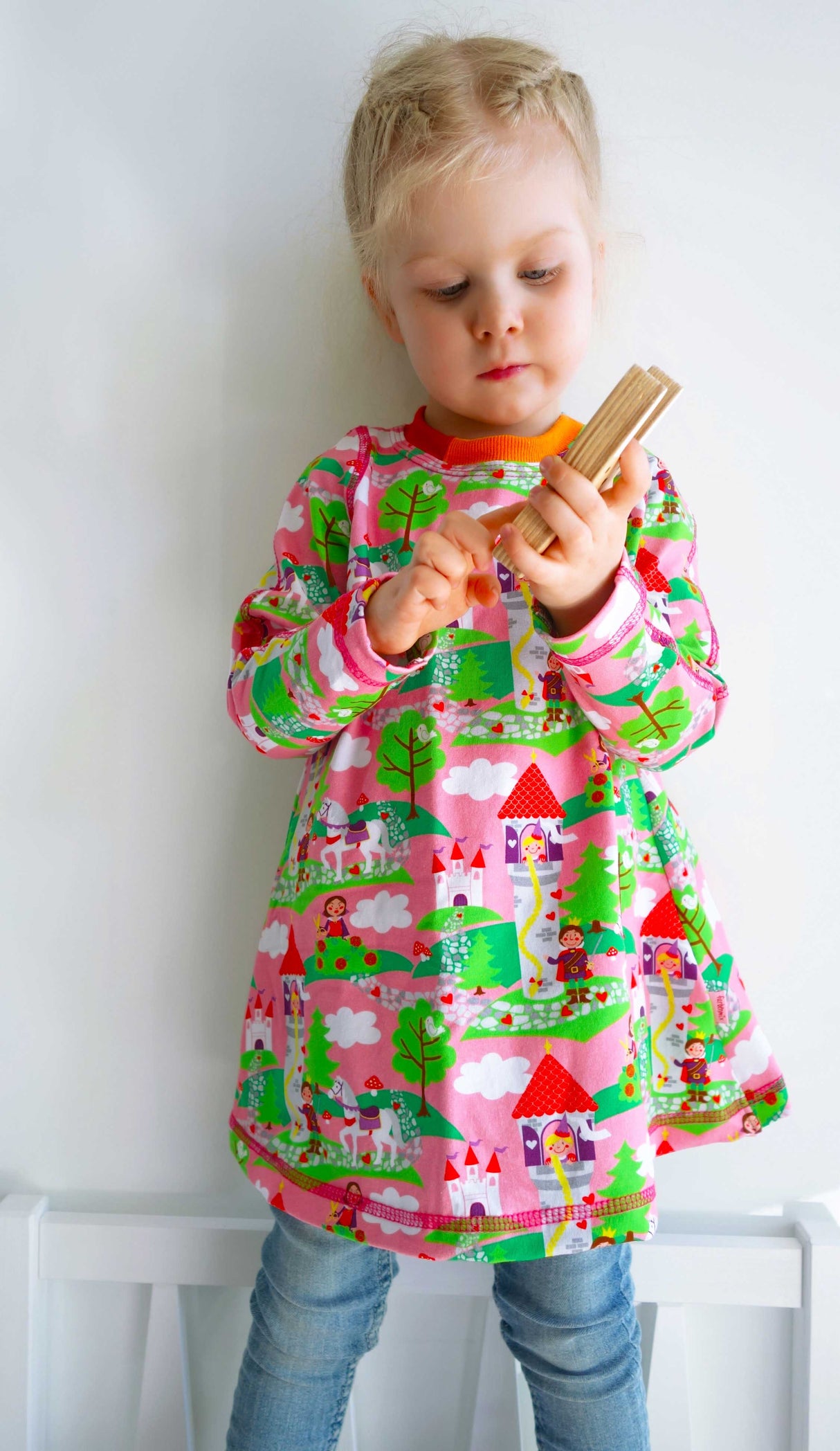 svenja-kindershirt-farbenmix