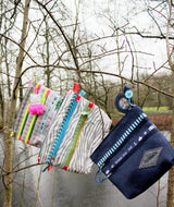 Ordnungshelfer-drei-am-Baum-b