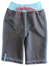 Schnittmuster-Hose-zur-Bermuda-kuerzen-OONA-farbenmix-de