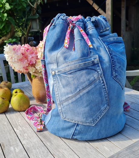 TurnAroungJeans
