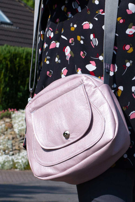 alltagsheldin-Kunstleder-metallic-rosa
