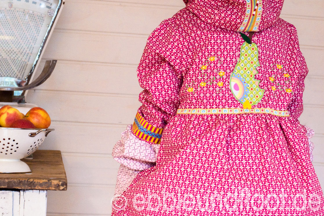 ebbie-und-floot_farbenmix_KARLA_Ballonjacke_Jolijou_Berry-Drops_Huups_Stickdatei_Webband_embroidery_Ribbons_04