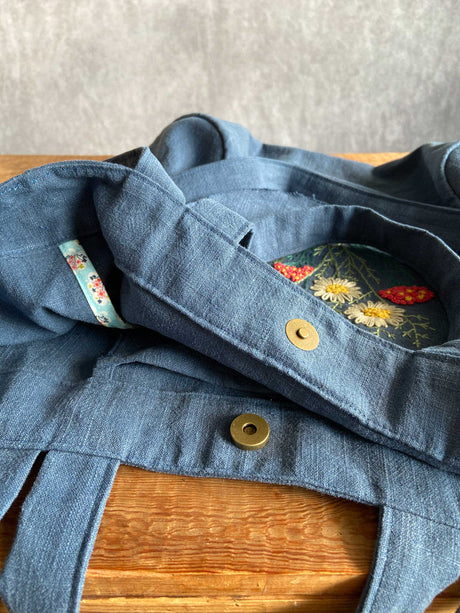 leinentasche-jeansblau-bestickt-3