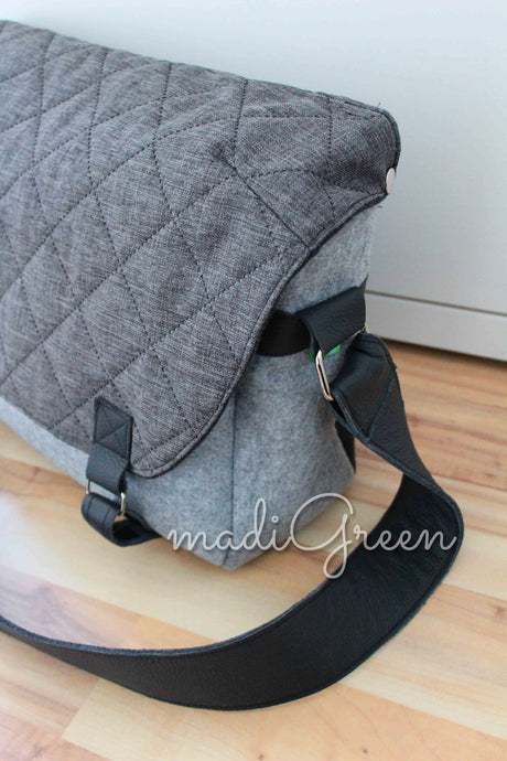 madigreen_farbenmix_taschenspieler3_kuriertasche_taschenstoff_moskau_filz-2