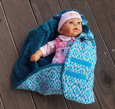 Nähanleitung Puppenschlafsack und Spieledecke – farbenmix