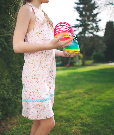 schnittmuster-kinder-neckholderkleid-xenia-farbenmix