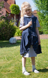 schnittmuster-kinderkleid-olivia-mit-unterkleid